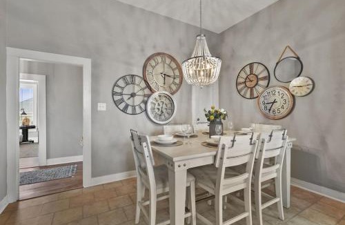 San Jacinto Apartment | The Sparkled Seahorse