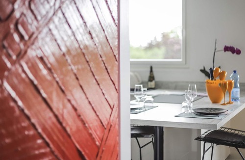 Barbatre Apartment | The Sparkling Castle