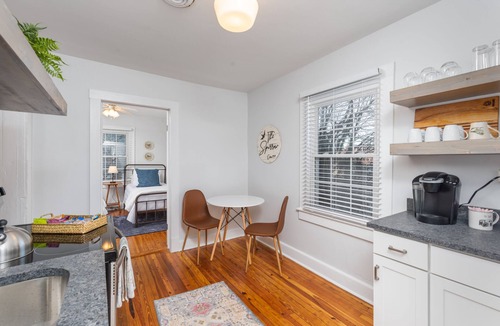 Staunton Cottage | "The Sparrow" at Historic Downtown Staunton