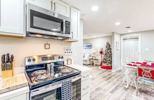 Pensacola Heights House | The Speakeasy on Chicago!n