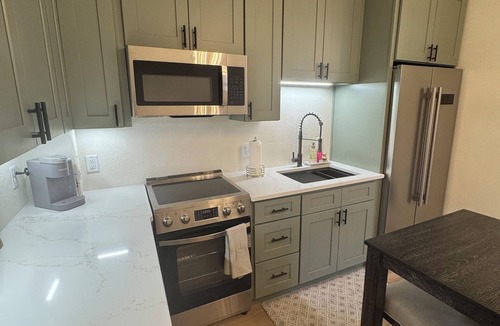 Lakeview Apartment | The Speakeasy Studio