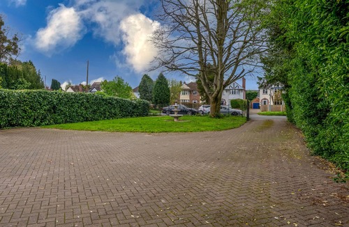 Worcester House | The Spetchley- 5 Bedroom, 10 Guests , Private Parking