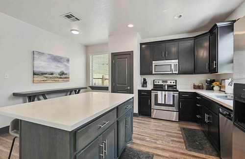 College Station House | The Spirit: 4 BR/4.5 BA Charming Home, Private Yard
