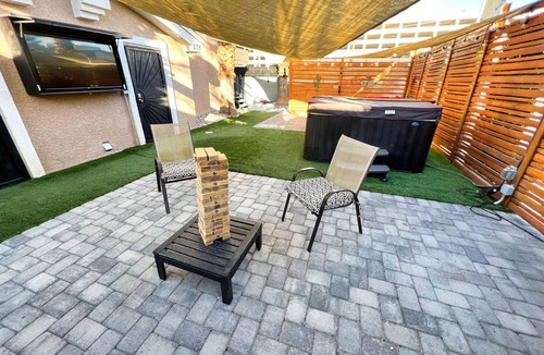 Gateway District Cottage | The Splash Suite