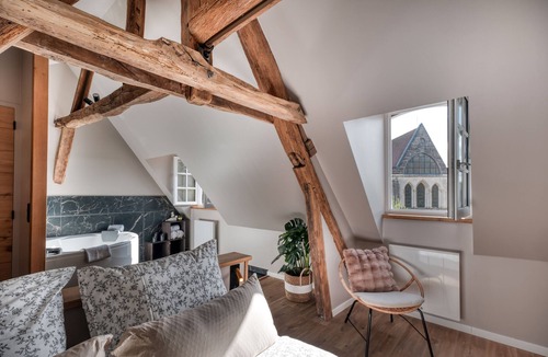 Chartres Apartment | The splendid Collégiale Saint André