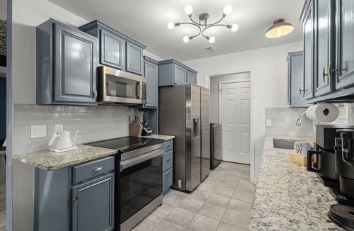 Bentonville House | The Spoke House: Hot Tub, Fire Pit, 5min to Coler