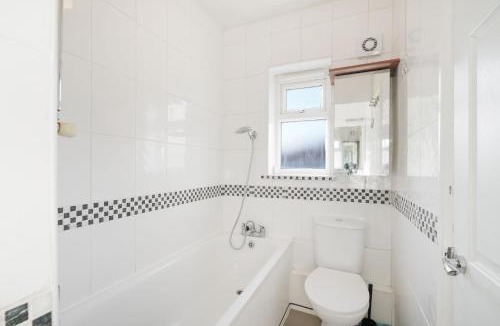 Broad Green Apartment | The Spot