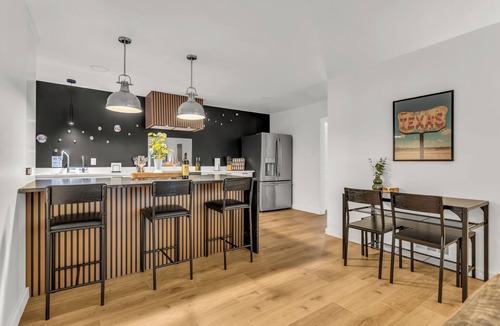 Northwest Dallas House | The Spotted Spur w/10 Beds, Arcade & Fire Pit