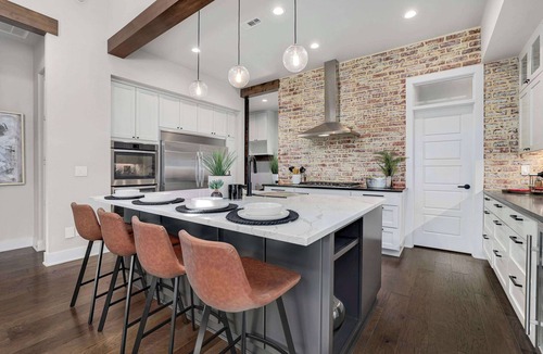 Fayetteville House | The Spring Retreat | <1mi to Dickson St & UofA
