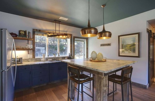 Blowing Rock Cottage | The Springhouse 2BR 2BA Hot Tub Fire Pit