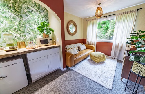 New Ashford Hotel | The Springs Motel