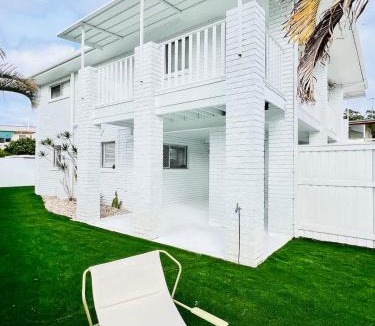 Urangan House | The Springs Villa 2