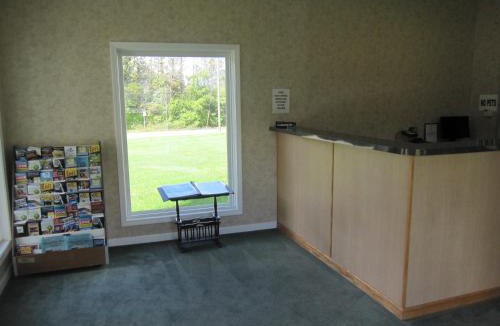 Etna Hotel | The Springwater Inn