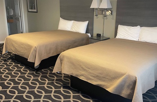 Etna Hotel | The Springwater Inn