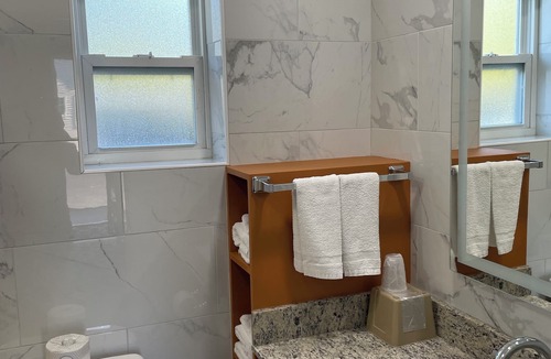 Etna Hotel | The Springwater Inn