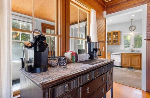 Owls Head House | The Spruces, Crescent Beach waterfront 5-bedroom