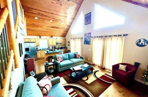 Clarkson Cabin | The Squatch Lodge