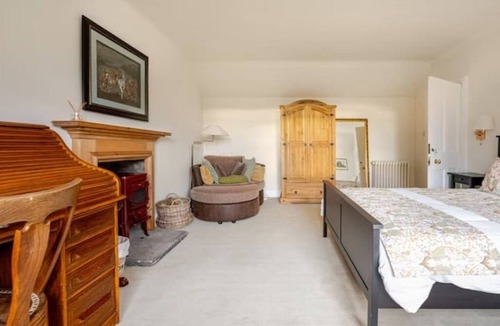 Kinross Bed & Breakfast | The Squirrel Room Energetic & Inspiring