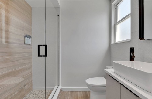 Asbury Park Hotel | The St. Laurent: Queen - Sleeps 2