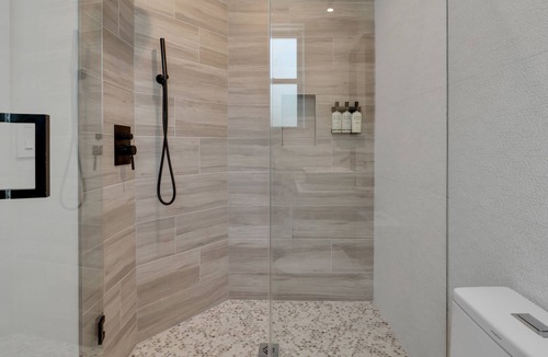 Asbury Park House | The St. Laurent: Three Rooms - Sleeps 6