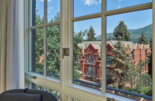 Downtown Resort | The St. Regis Aspen Resort