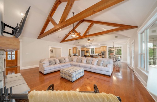 Lake Hamilton House | The St. Thomas On Lake Hamilton - Sleeps 10, Lakefront!