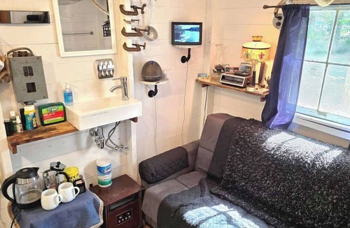 Brantingham House | The Stabbin Cabin Grant Island w/Boat, HotTub, Pet