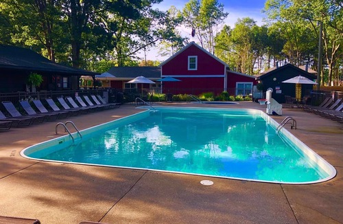 Holland House | The "Stable" at OGR! 5 Star Accommodations! nResort pool and spa! Sleeps 4