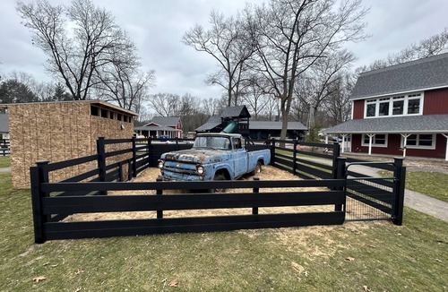 Holland House | The "Stable" at OGR! 5 Star Accommodations! nResort pool and spa! Sleeps 4