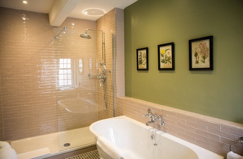 Maidstone Bed & Breakfast | The Stable Courtyard Bedrooms at Leeds Castle