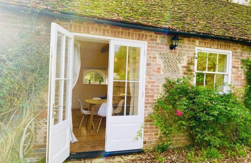 Hooe Apartment | The Stable - For A Unique Retreat