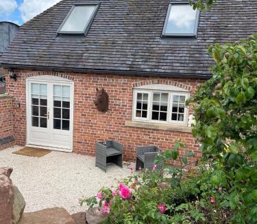 Barrow upon Trent Apartment | The Stable Loft. NEC, Airport