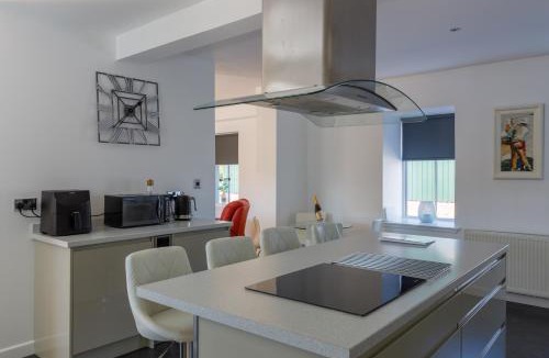 Ayr House | The Stables at Brickrow Farm