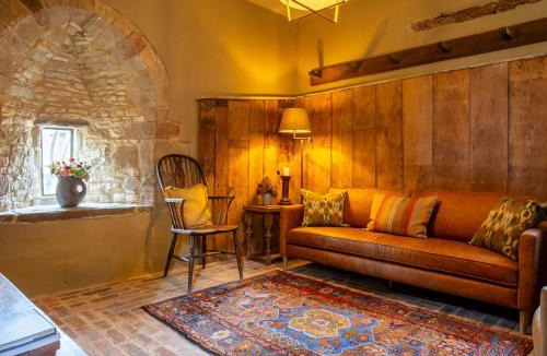 Priors Marston House | The Stables at Holy Well