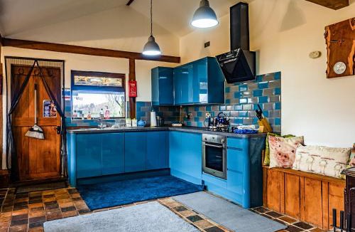 Yoxall House | The Stables At The Oaks