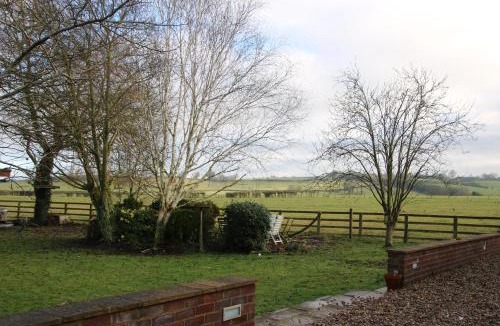 North Marston Bed & Breakfast | The Stables B&B @ Pear Tree Cottage