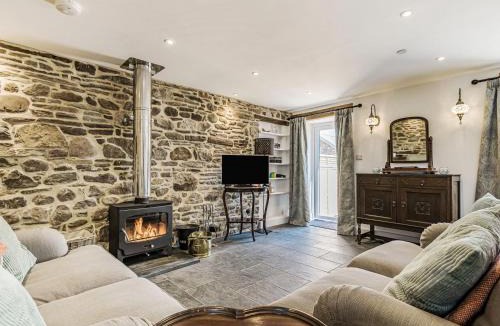 Llanvair Kilgeddin House | The Stables - Cottage