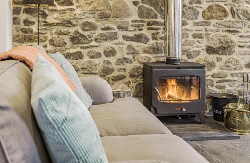 Llanvair Kilgeddin House | The Stables - Cottage