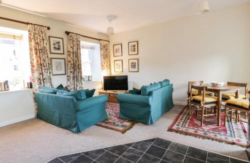 Newbridge House | The Stables