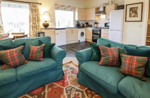 Newbridge House | The Stables