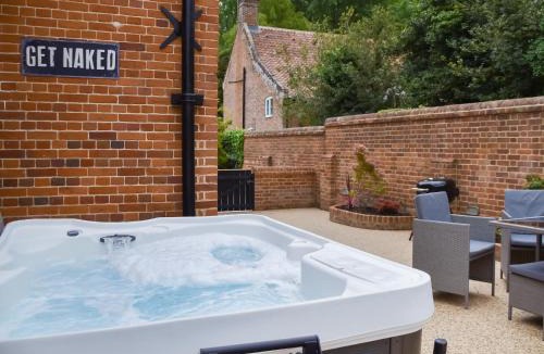 Dunston House | The Stables