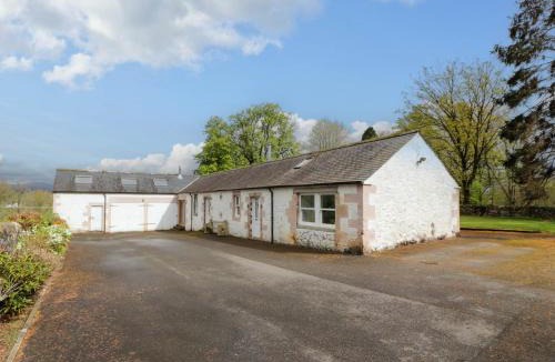 Thornhill House | The Stables