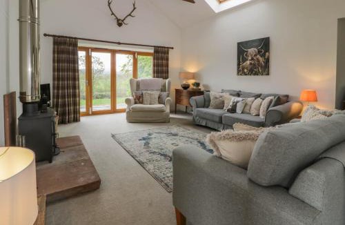 Thornhill House | The Stables