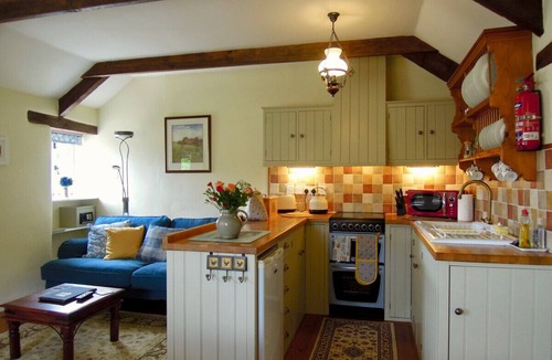 High Street Cottage | The Stables - Lanjeth