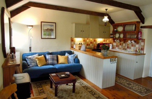 High Street Cottage | The Stables - Lanjeth