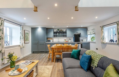 Kenn House | The Stables - Orange Elephant