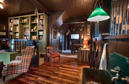 Lincoln Park House | The Stables