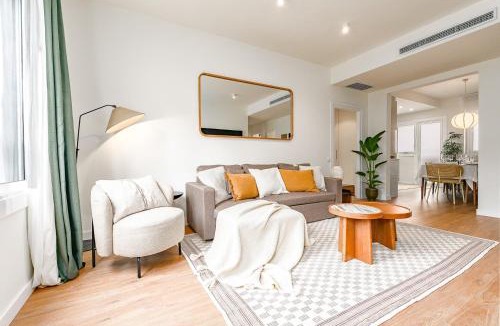 La Maternitat i Sant Ramon Apartment | The Stadium Luxe Apartment