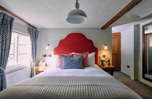 Eashing Hotel | The Stag on the River