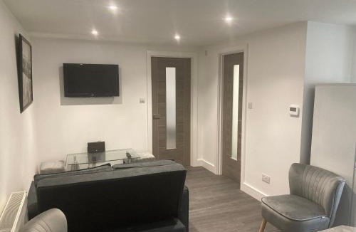 Colnbrook Apartment | The Stage Door